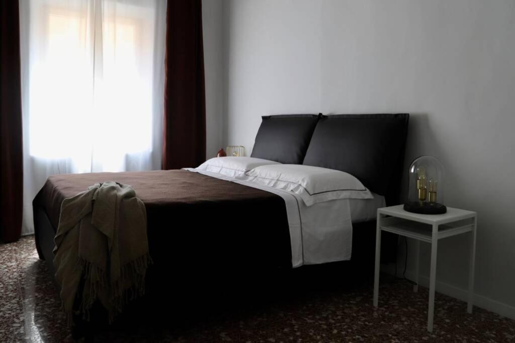 La Casa In Via Della Torre Appartement Modena Buitenkant foto